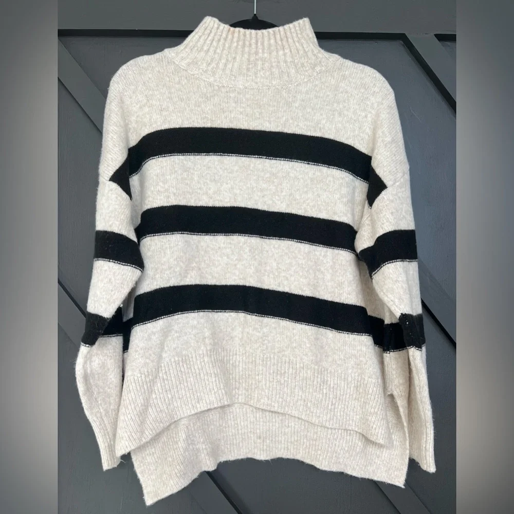 Line and Dot Rosie Striped Sweater in Oatmeal & Black, Size Small - Picture 2 of 10